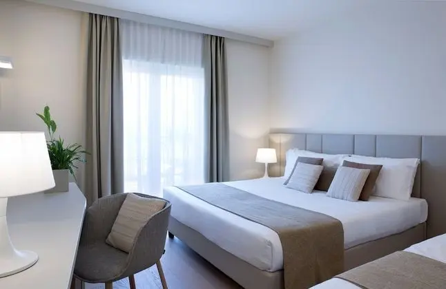 Deluxe Üç Kişilik Oda