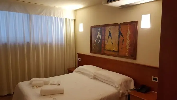 Büyük Yataklı Tek Kişilik Oda (Basement floor)
