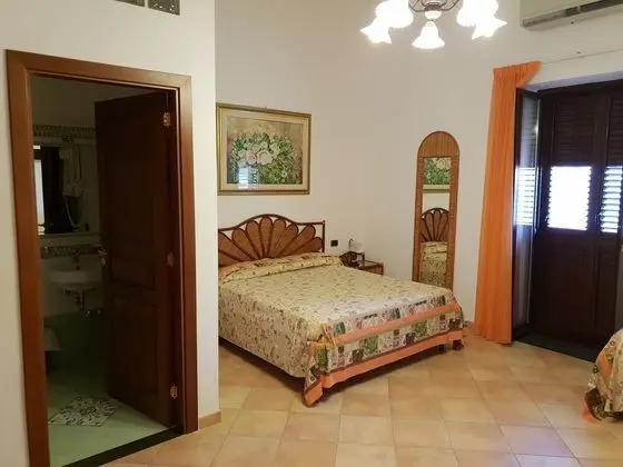 Üç Kişilik Oda