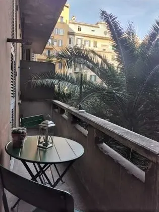 Tek Büyük Yataklı Oda, Balkon