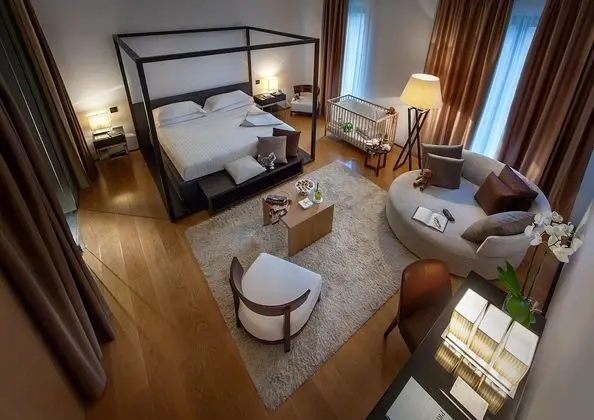 Junior Süit, 1 En Büyük (King) Boy Yatak (Junior Space)