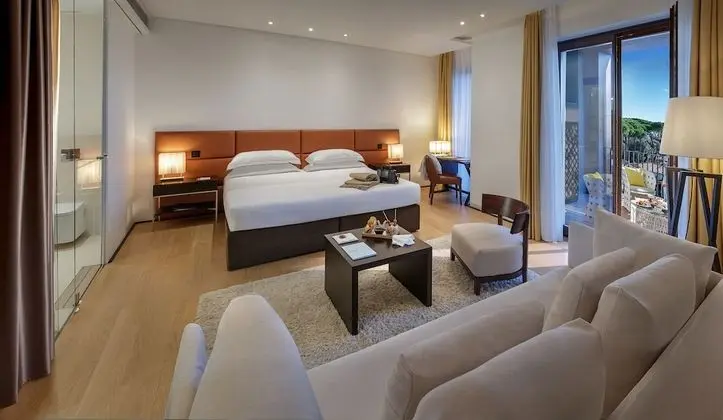 Junior Süit, 1 En Büyük (King) Boy Yatak (Junior Space)