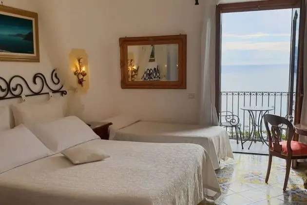 Deluxe Üç Kişilik Oda