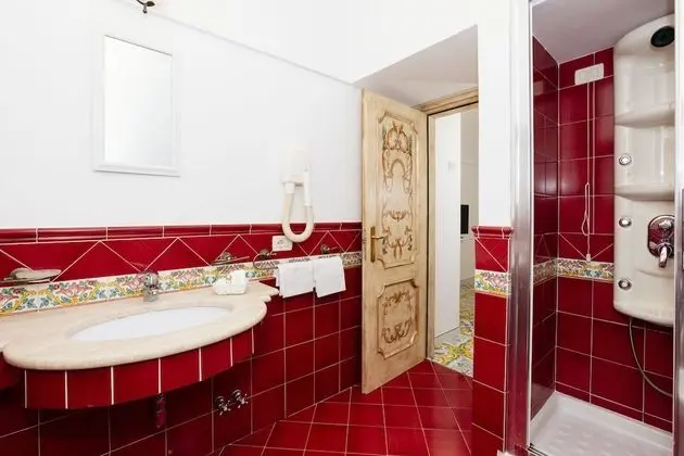 Economy Tek Büyük veya İki Ayrı Yataklı Oda (con terrazzino, senza vista)