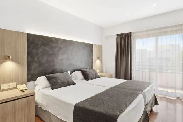 Tek Büyük Yataklı Oda, Balkon
