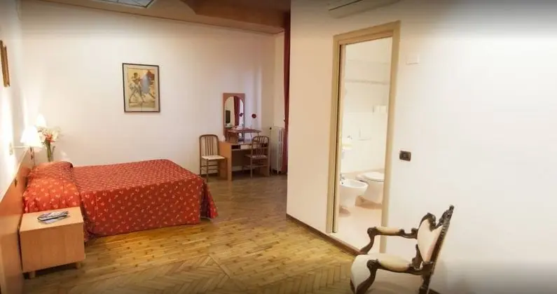 Comfort Tek Büyük veya İki Ayrı Yataklı Oda