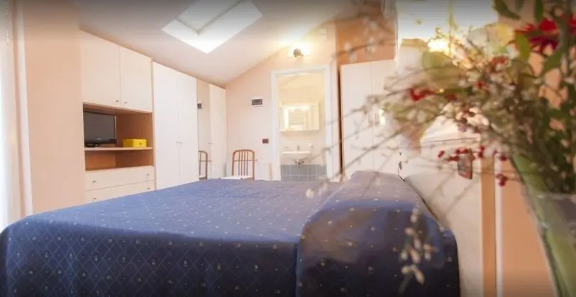 Comfort Tek Büyük veya İki Ayrı Yataklı Oda