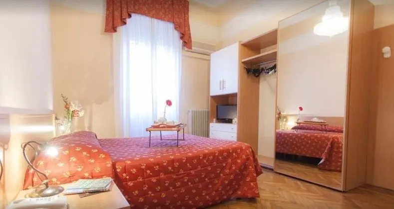 Comfort Tek Büyük veya İki Ayrı Yataklı Oda