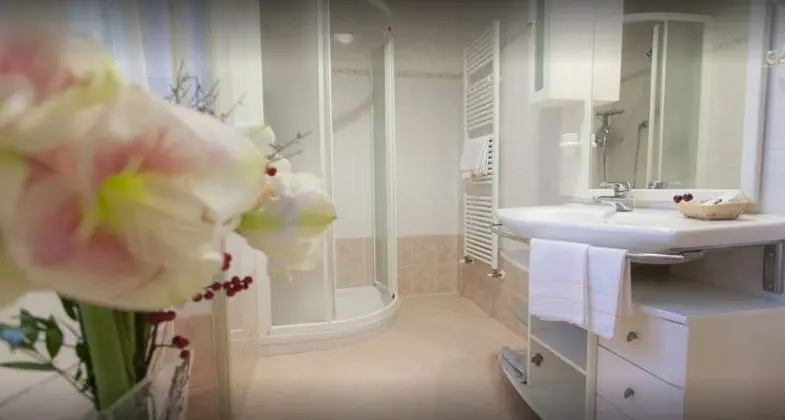 Comfort Tek Büyük veya İki Ayrı Yataklı Oda