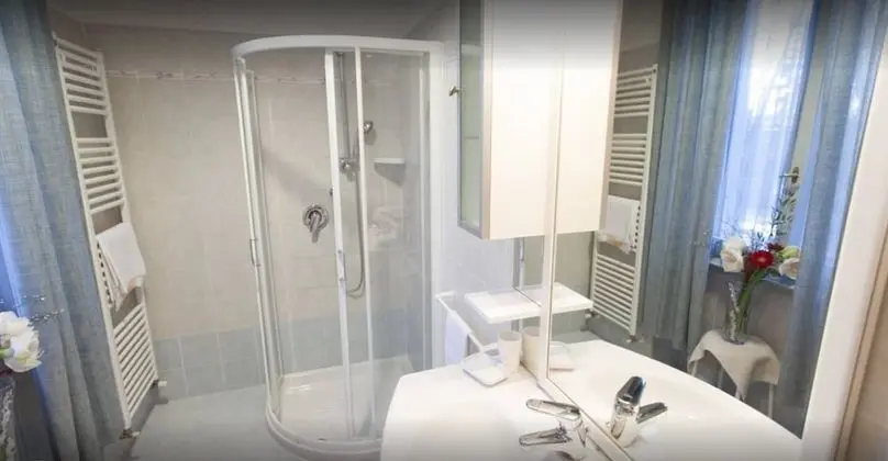 Comfort Tek Büyük veya İki Ayrı Yataklı Oda