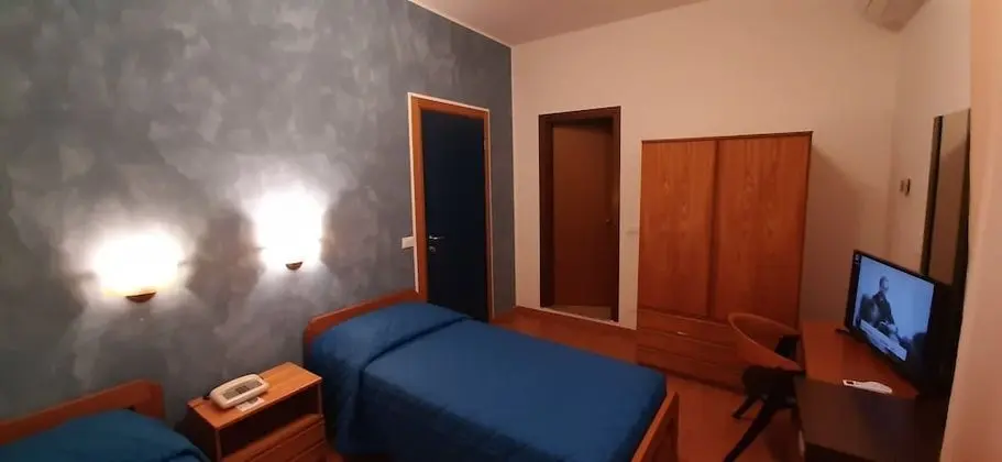 Classic Tek Büyük Yataklı Oda