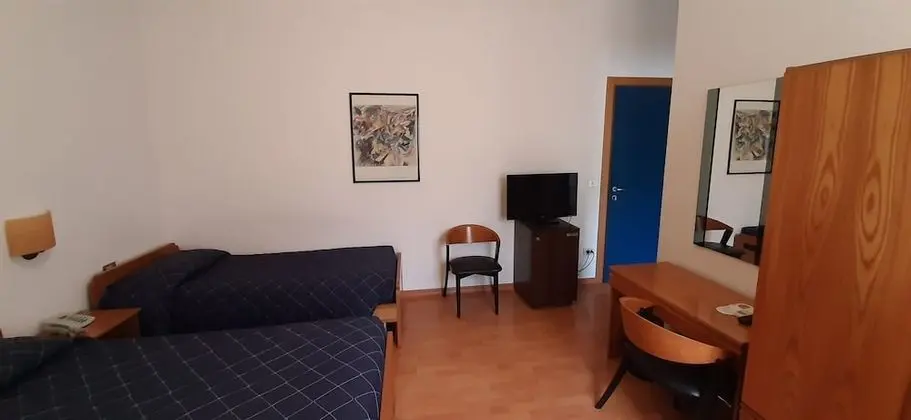 Classic Üç Kişilik Oda