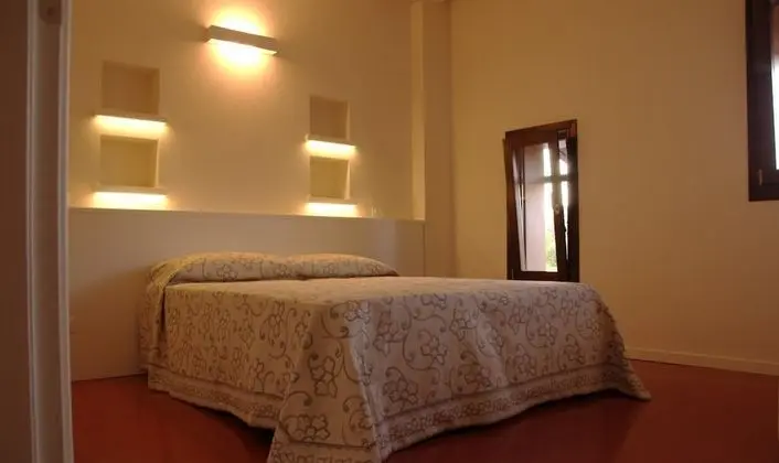 Superior Tek Büyük veya İki Ayrı Yataklı Oda, Özel Banyo, Bahçe Manzaralı