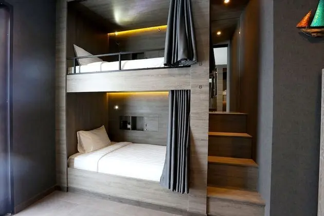 6 Beds Female Dormitory, Balcony