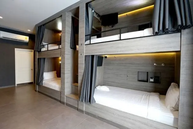 8 Beds Mixed Dormitory, Balcony