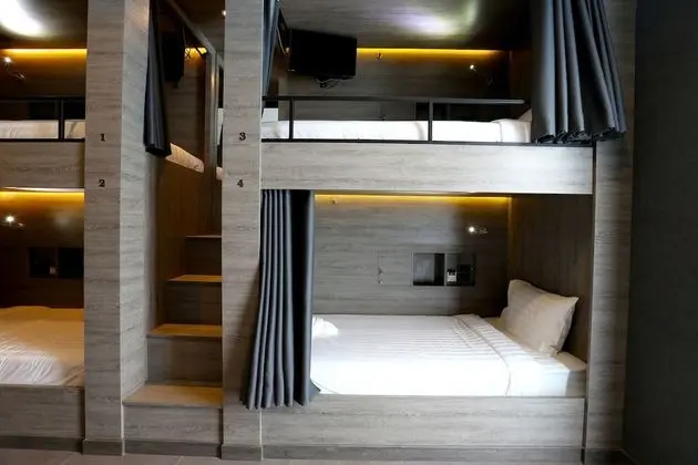 8 Beds Mixed Dormitory, Balcony