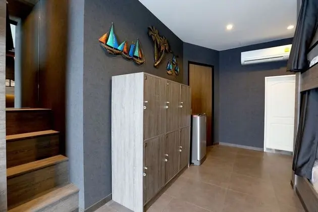 8 Beds Mixed Dormitory, Balcony