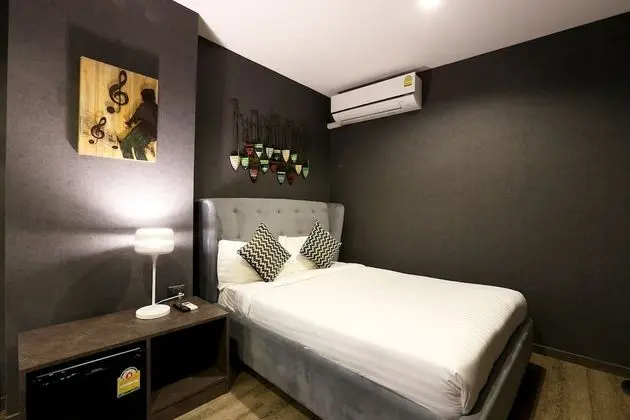 Family room, Share Bathroom