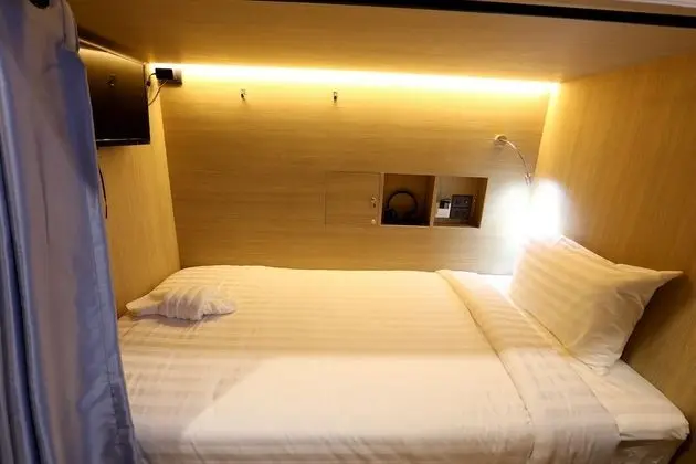 Family room, Share Bathroom