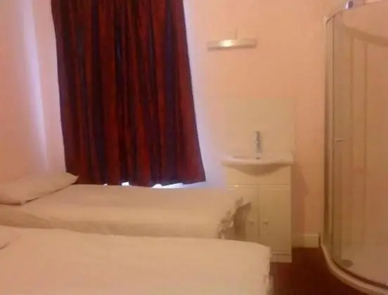 Standard İki Ayrı Yataklı Oda, Ortak Banyo