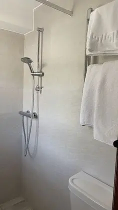 Tek Büyük Yataklı Oda, Banyolu/Duşlu