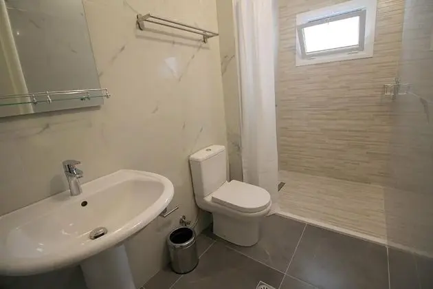 Tek Büyük Yataklı Oda, Balkon