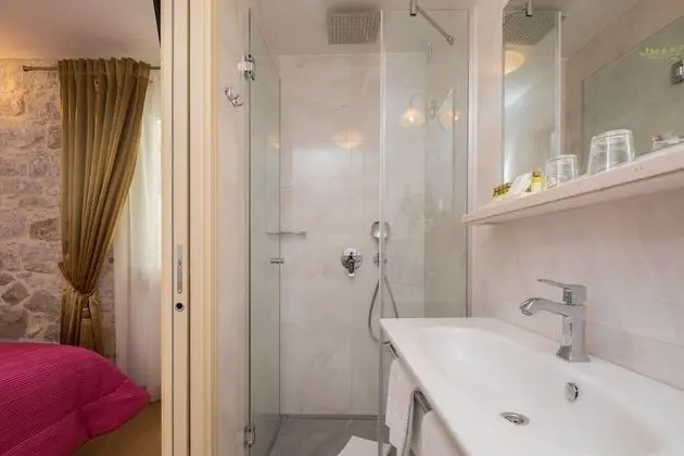 Luxury Double Room (201)