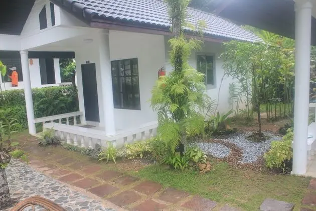 Deluxe Bungalow with Pool View