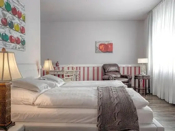 Comfort Tek Büyük Yataklı Oda