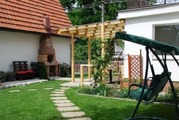 Comfort Üç Kişilik Oda, 1 Yatak Odası, Küçük Mutfak, Avlu