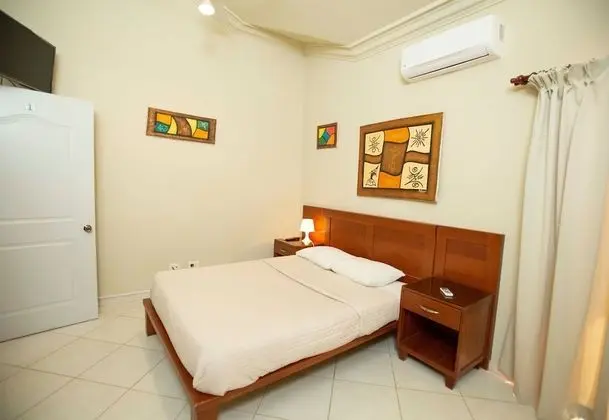 Villa (6 Bedrooms)