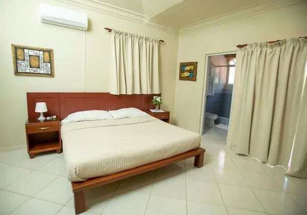 Villa (6 Bedrooms)