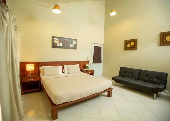 Villa (6 Bedrooms)