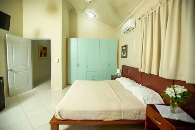 Villa (6 Bedrooms)