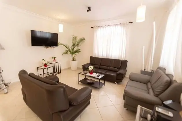 Villa (6 Bedrooms)