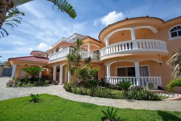 Villa (6 Bedrooms)