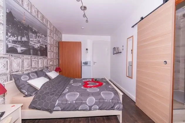 La Belle Epoque Room