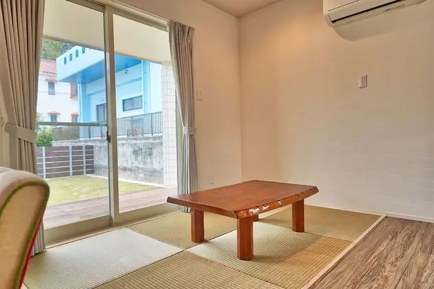 Villa (Private, 1-6 Guests)