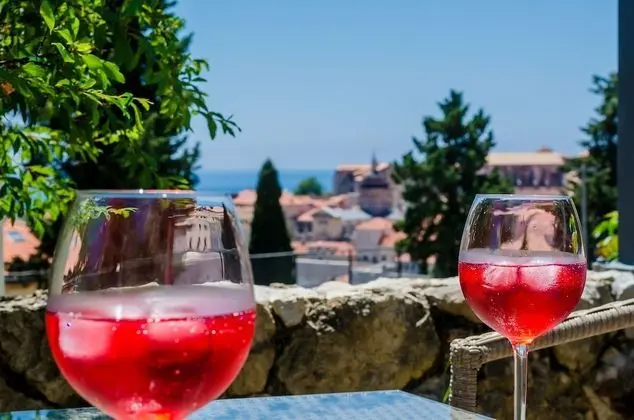 Apart Daire (2-Bedroom Apt with Garden and Terrace)