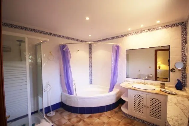 Villa (4 Bedrooms)