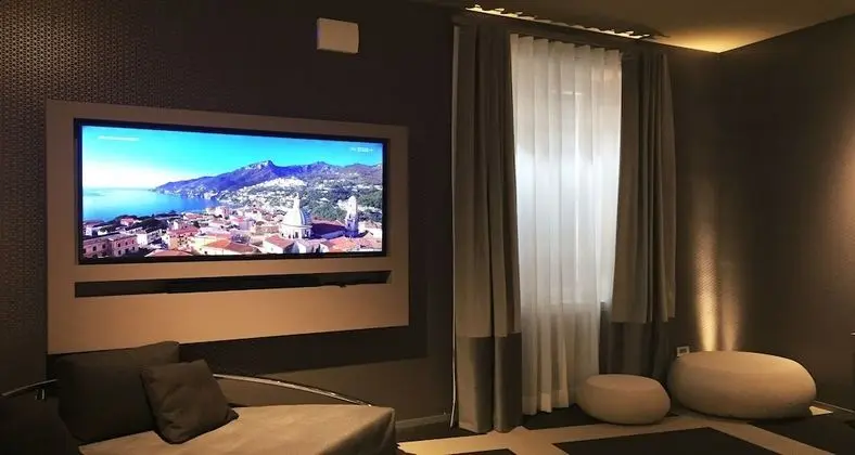 Süit, 1 Çift Kişilik Yatak ve Çekyat