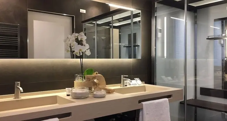 Süit, 1 Çift Kişilik Yatak ve Çekyat