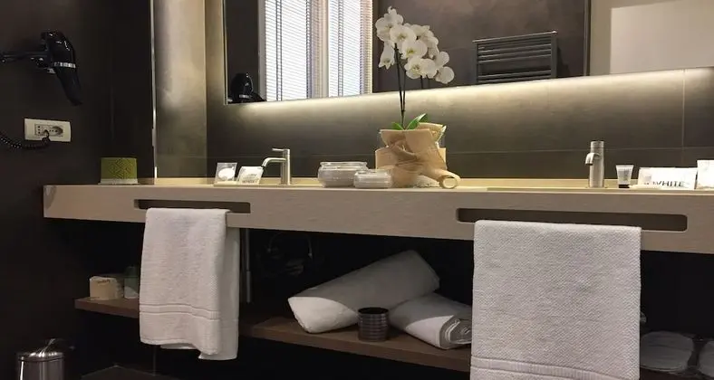 Süit, 1 Çift Kişilik Yatak ve Çekyat