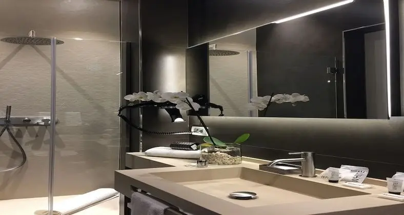 Süit, 1 Çift Kişilik Yatak ve Çekyat