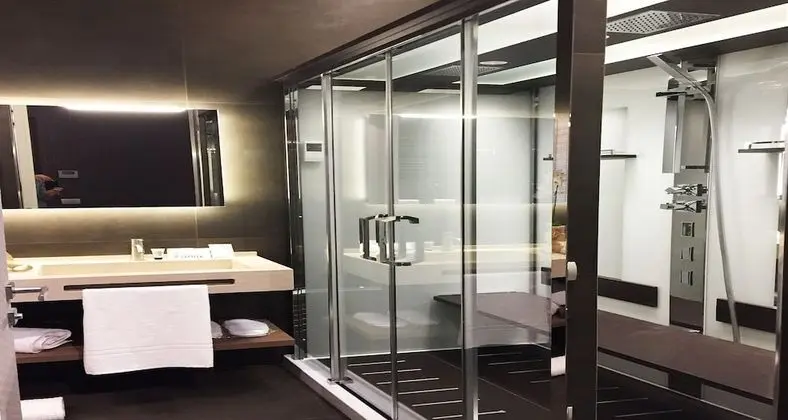 Süit, 1 Çift Kişilik Yatak ve Çekyat