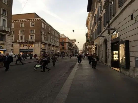 Süit (Queen - Via del Corso 504)