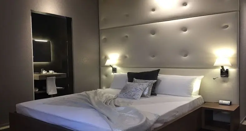 Süit (Queen - Via del Corso 504)