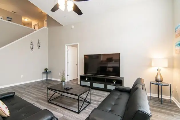 Ev (Private pool, close to  Disney!!!)