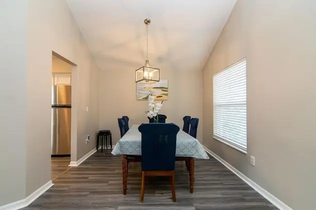 Ev (Private pool, close to  Disney!!!)