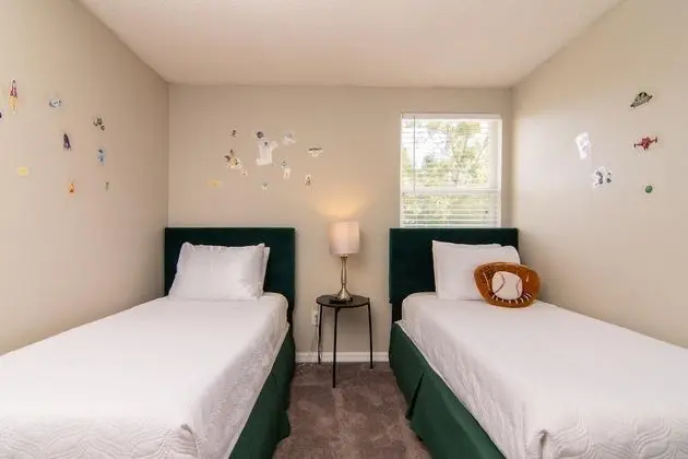Ev (Private pool, close to  Disney!!!)
